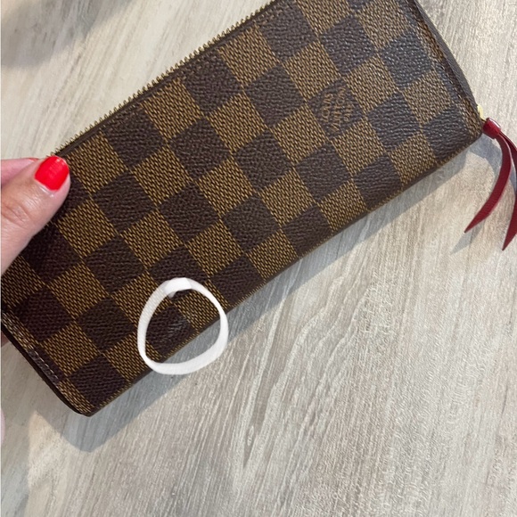Louis Vuitton wallet - Picture 6 of 9